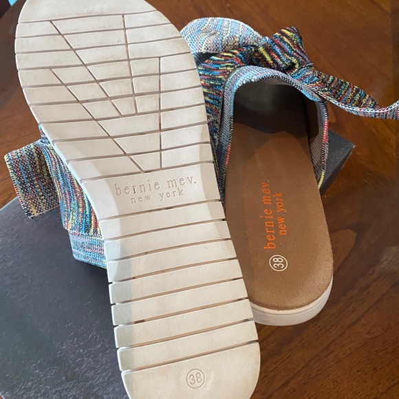 Bernie Mev Women's Freesia Slide Sandal - Rainbow - Picture 4 of 4